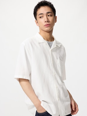 Mẫu nam mặc áo sơ mi cotton linen tay ngắn màu trắng